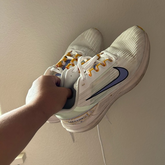 Nike Women’s Air Winflo Premium 9 - Picture 2 of 4